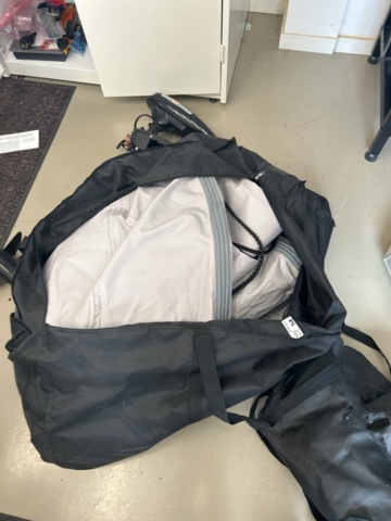 1521830-7 Inflatable boat with motor