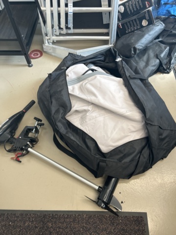 1521830-2 Inflatable boat with motor