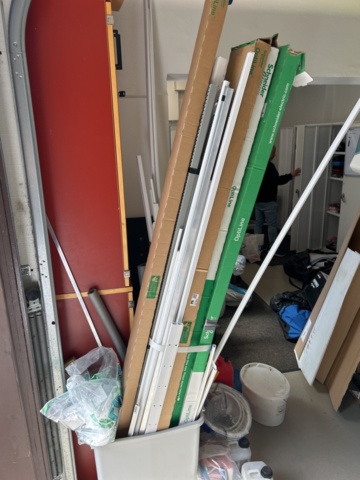 1521823-1 Låda med diverse installationskanaler