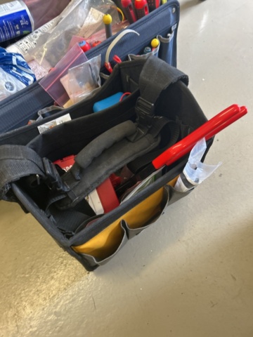 1521833-3 Tool bags with contents