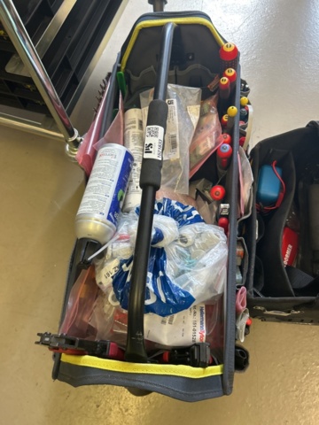 1521833-5 Tool bags with contents