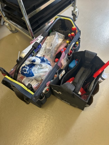 1521833-6 Tool bags with contents