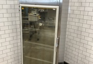1473378 Frysskåp med glasdörr