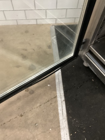 1473378-9 Frysskåp med glasdörr
