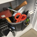 1521836-8 Skåp med innehåll