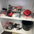 1521839-3 Skåp med innehåll