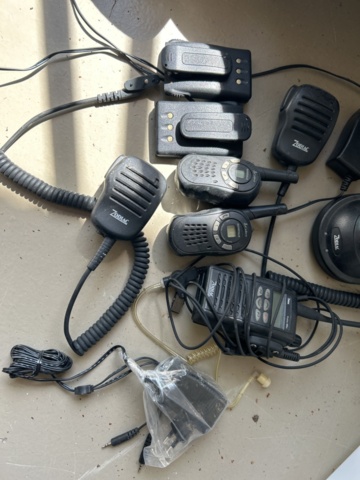 1521840-2 Samling med kommunikationsradioapparater