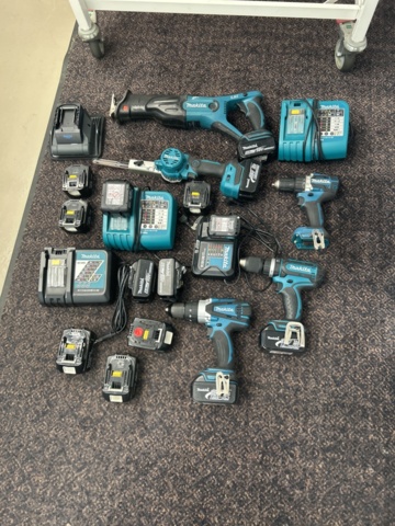 1521844-2 Tool kit - Makita