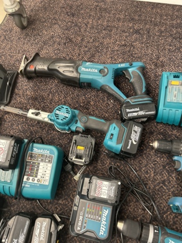 1521844-6 Tool kit - Makita