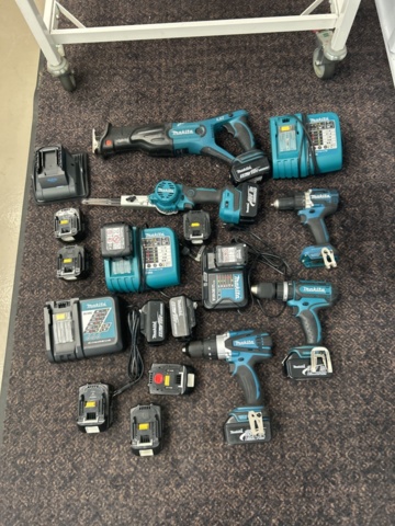1521844-8 Tool kit - Makita
