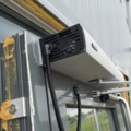 1529755-9 Glasad entrédörr med automatik och karm – GEZE