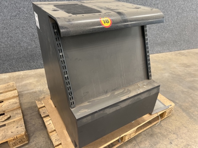 1528634-18 2 benches/cabinets
