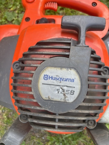 1373136-2 Lövblås - Husqvarna 125B