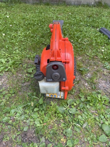1373136-4 Lövblås - Husqvarna 125B