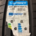 1537987-4 1 st Däck/Friktionsdäck Sunny, Continental, Nexen
