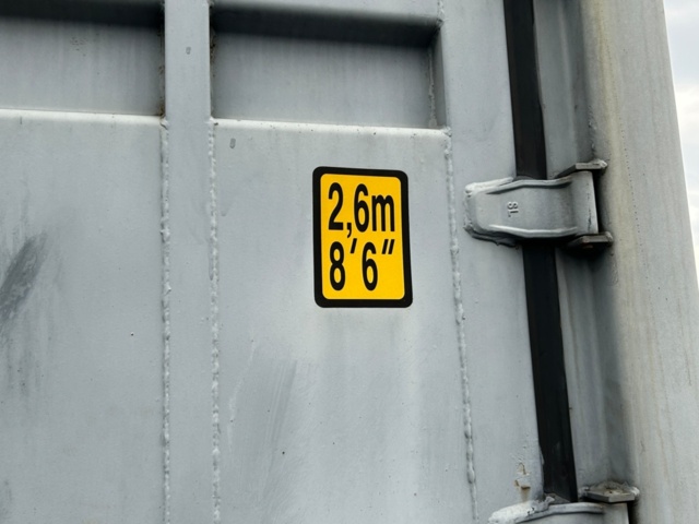 1537989-4 Container 20 feet