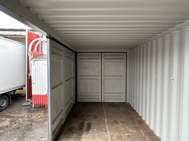 1537989-8 Container 20 feet