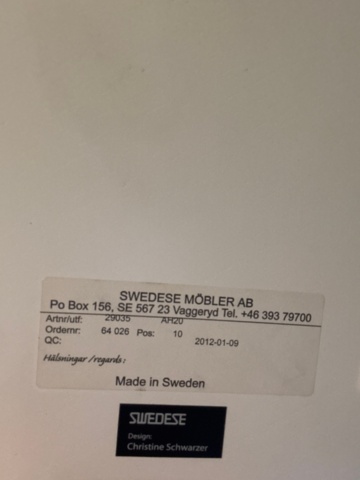 1482678-8 Samling med kontorsmöbler och utrustning - skrivbord, soffa, hyllor m.m