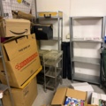 1482676-1 Parti med böcker, tidningar och hyllor