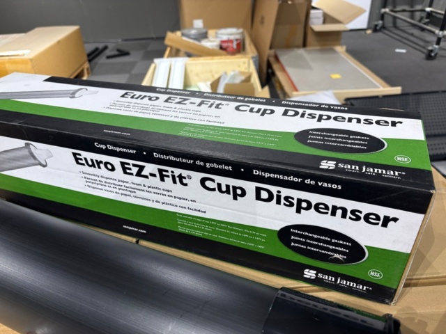 1535791-2 Nya Muggdispenser - San Jamar Euro EZ-Fit C2210C - 20 st