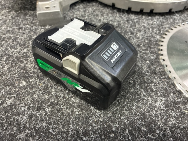 1538204-5 Kap-/gersåg Hikoki C3610DRA