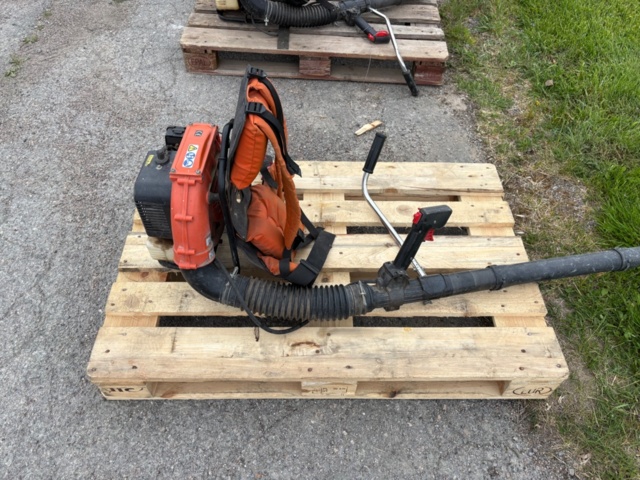 1535830-1 Backpack leaf blower – Husqvarna 141B