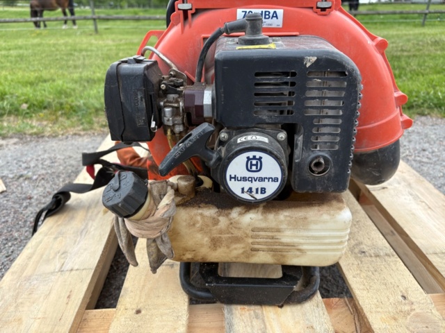 1535830-8 Backpack leaf blower – Husqvarna 141B