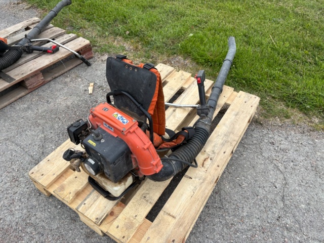 1535830-9 Backpack leaf blower – Husqvarna 141B