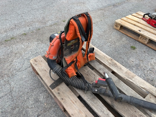 1535831-5 Backpack leaf blower – Husqvarna 141B