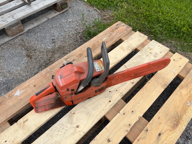 1535833-2 Chainsaw – Husqvarna 55 Air Injection