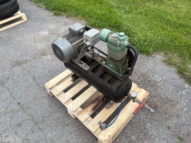 1535835-2 Air compressor – stationary