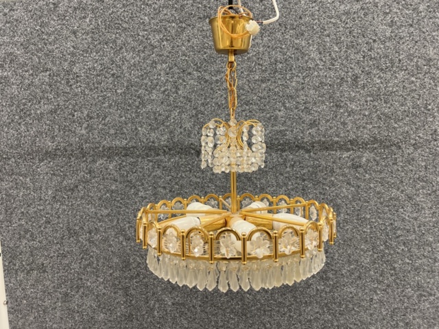 1538520-1 Taklampa