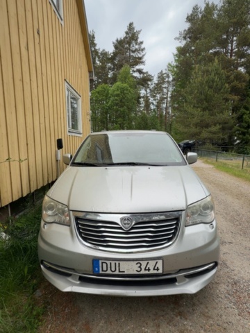 1529757-6 Lancia Voyager 2.8 Automatisk, 163hk, 2012
