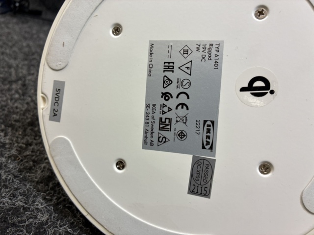 1538494-9 Bordslampor, TV-stativ, Smart plug m.m.