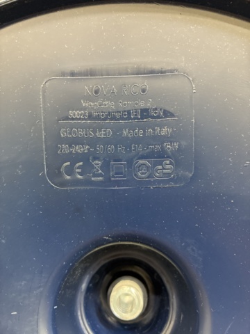 1538494-16 Bordslampor, TV-stativ, Smart plug m.m.