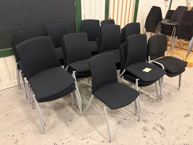 1535844-6 Konferensstolar med klädd sits och rygg - 29 st