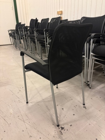 1535845-4 Konferensstolar med armstöd - 74 st