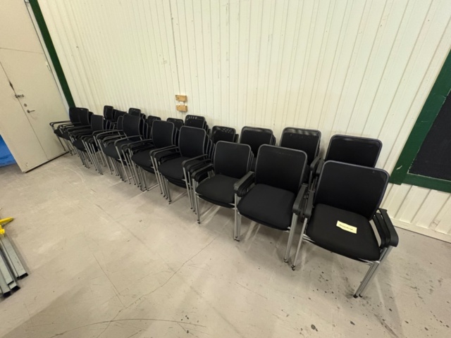1535845-2 Konferensstolar med armstöd - 74 st