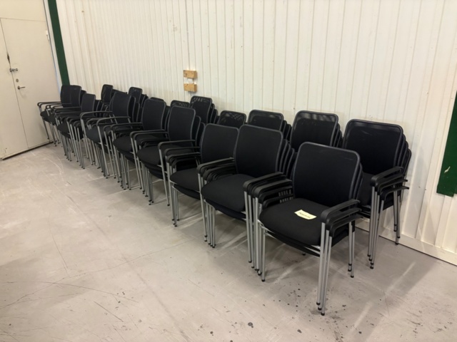 1535845-1 Konferensstolar med armstöd - 74 st