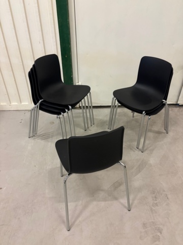 1535846-1 Stapelbara stolar - 8 st