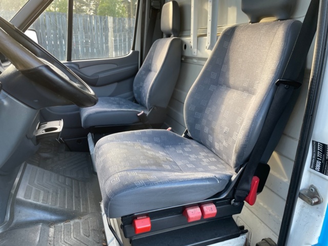 1538661-17 Glassbilen