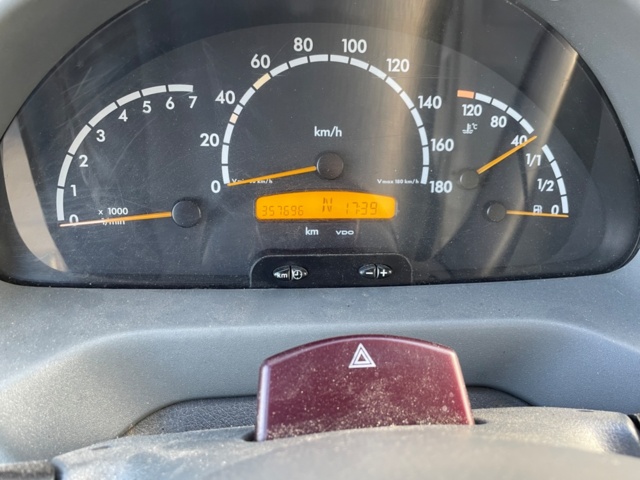 1538661-19 Glassbilen