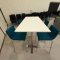 1535849-2 Barbord med 4 barstolar