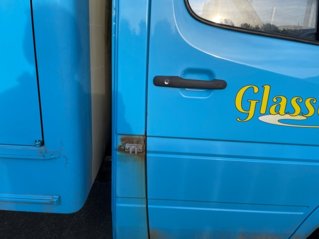 1538661-31 Glassbilen
