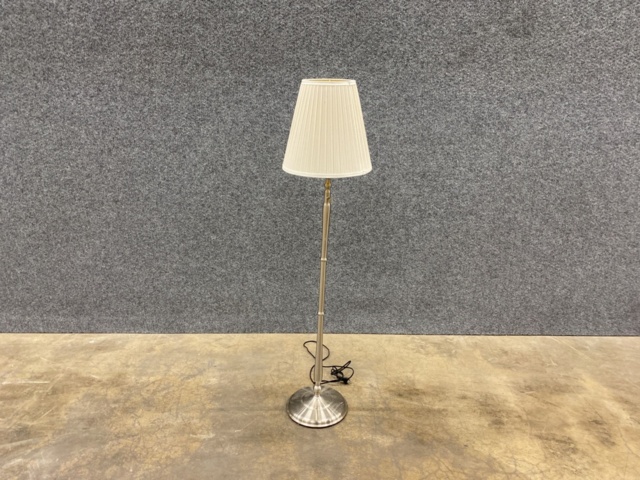 1538501-1 Golvlampa