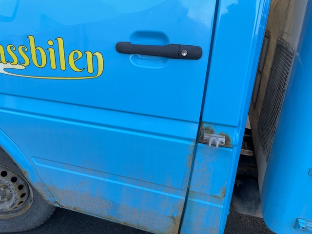 1538661-44 Glassbilen