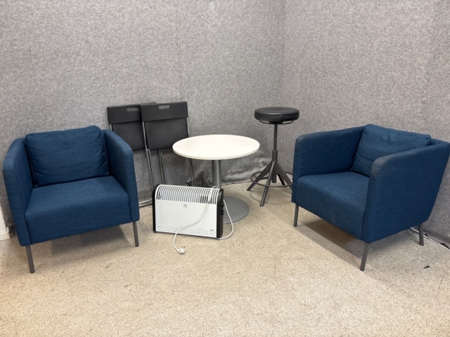 1482496-1 Collection of seating furniture and tables - Armchairs, bar stools, tables etc.