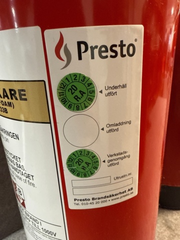 1482495-11 Samling med brandsläckare och förvaringslådor - Presto / Permalex