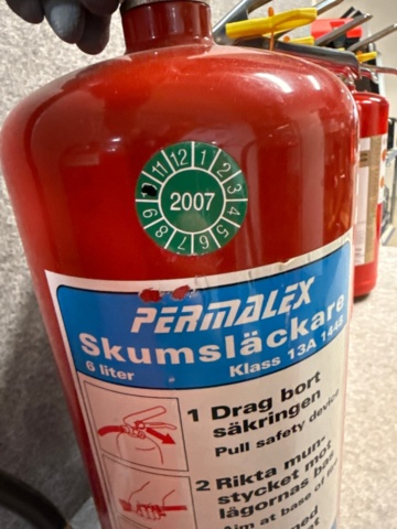 1482495-12 Samling med brandsläckare och förvaringslådor - Presto / Permalex