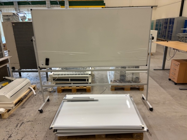 1535874-1 Whiteboardtavlor med tillbehör